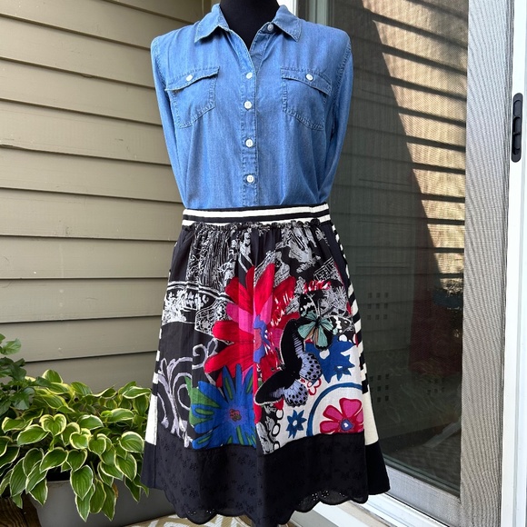 DESIGUAL SKIRT - Mixed Media art to wear - Picture 13 of 14